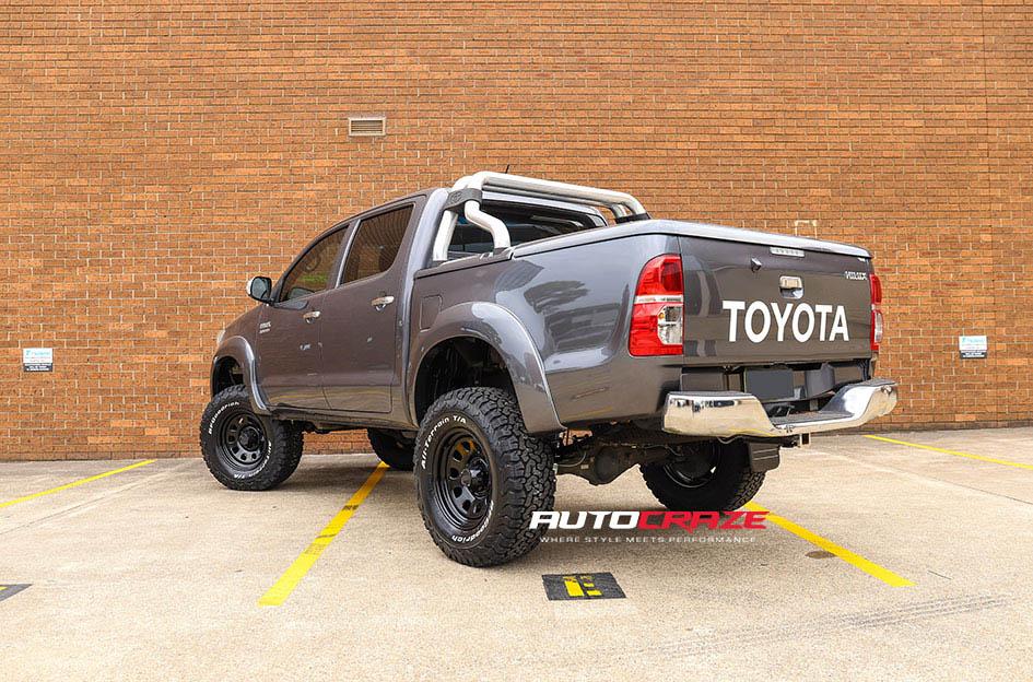 TOYOTA HILUX N70 4WD TERRA SATIN BLACK